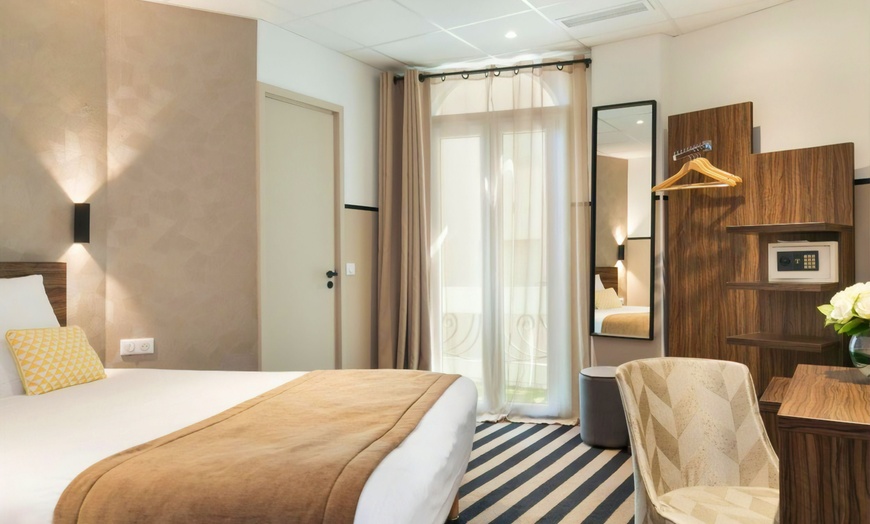 Image 5: ✈ CÔTE D'AZUR | Nice - Hotel Locarno 3* - Centre ville