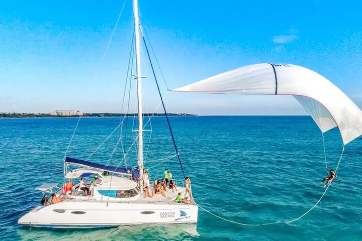 Catamaran family friendly Tour to Isla Mujeres with lunch - Primary Image