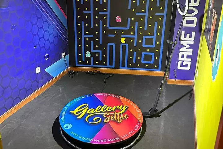 Ticket/Parque Foto-Temático y Actividad Virtual en Vigo