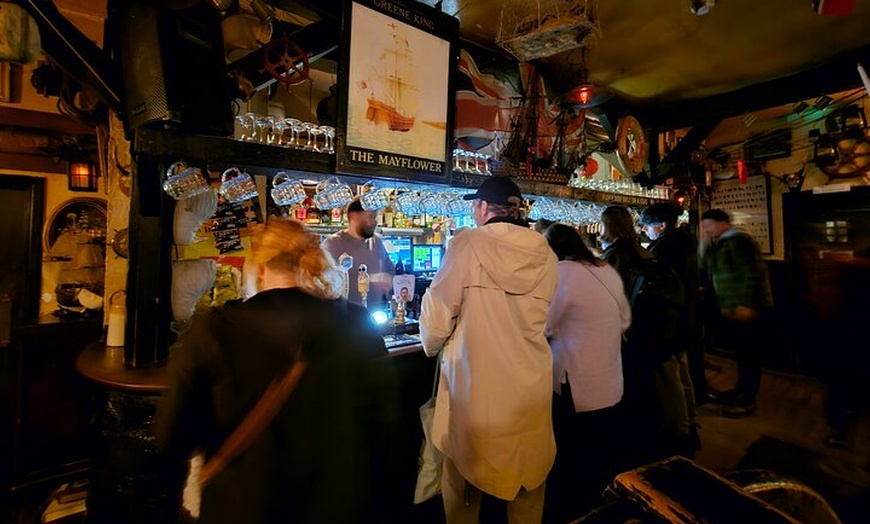 Image 2: London Historical Pub Tour with Pilgrims and Pirates