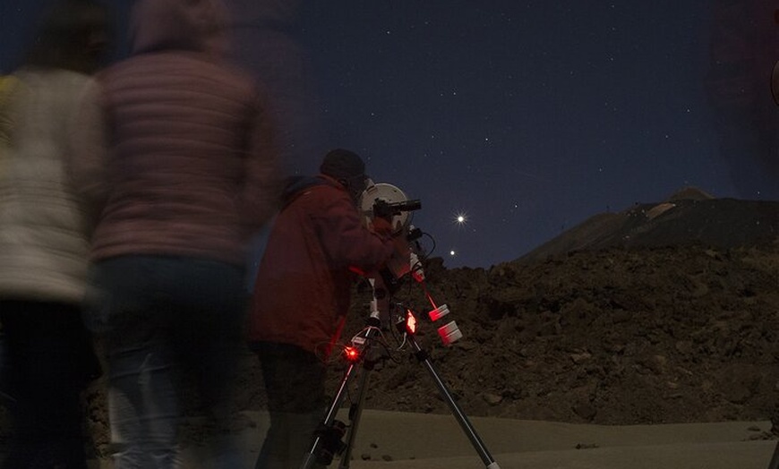 Image 9: A la luz de la luna