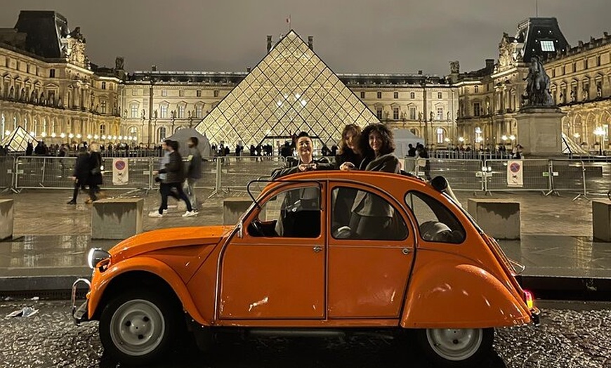 Image 7: 2 heures de Balade Privée de Nuit en Citroën 2CV à Paris