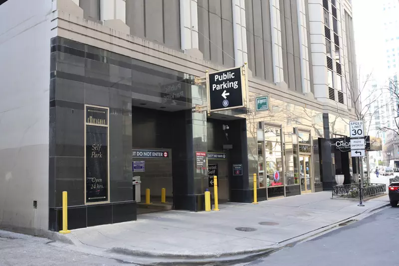 Parking at The Chicagoan Garage