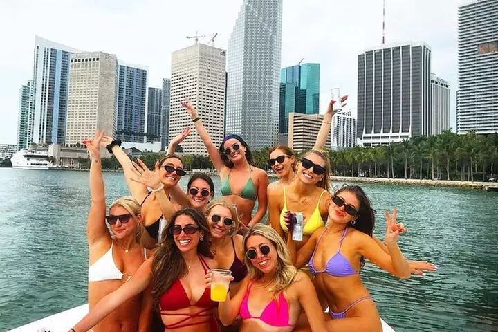 MasterBeast Yacht Charter40 Boat Rental Tours Private Miami