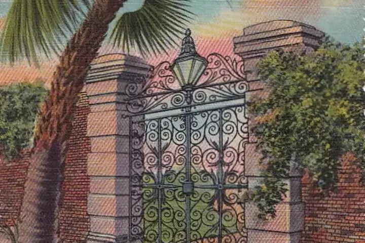 Undiscovered Charleston: Half Day Food, Wine & History Tour with Co...