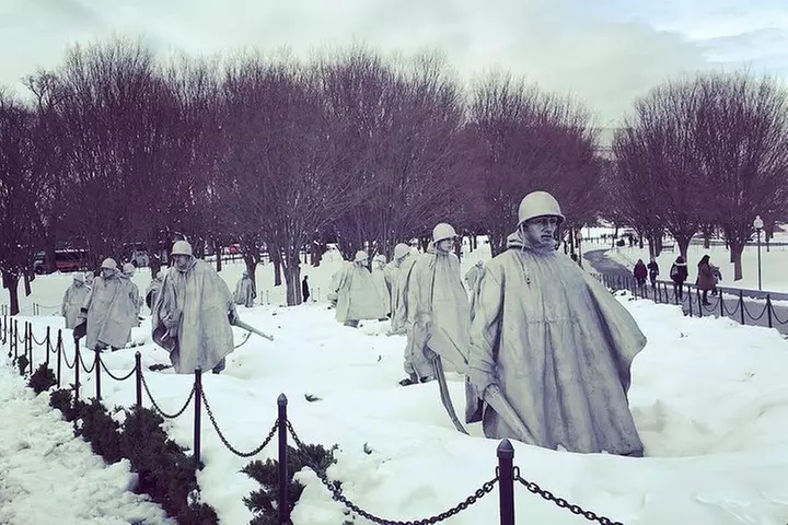 Monuments and Memorials Architecture Tour - Second Medium