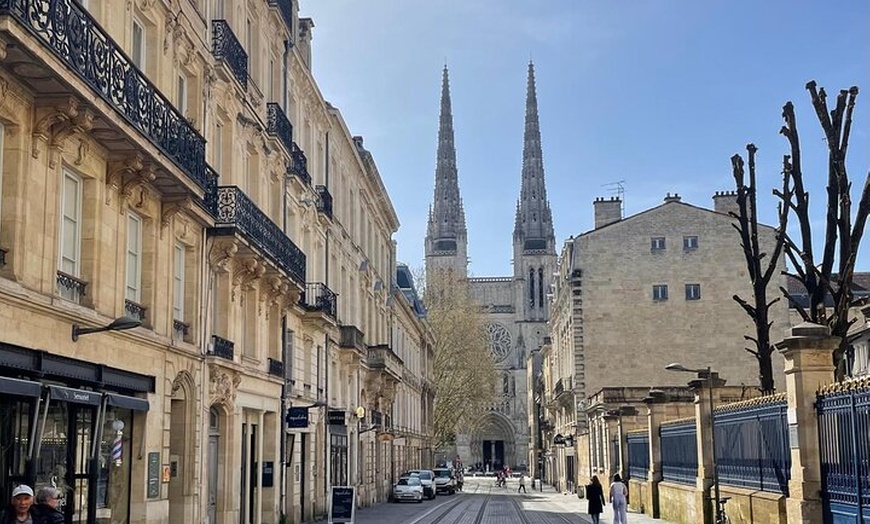 Image 5: Bordeaux, visite avec une locale en petit groupe