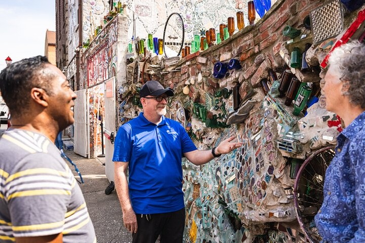 Philadelphia Murals and Street Art Tour with Magic Gardens