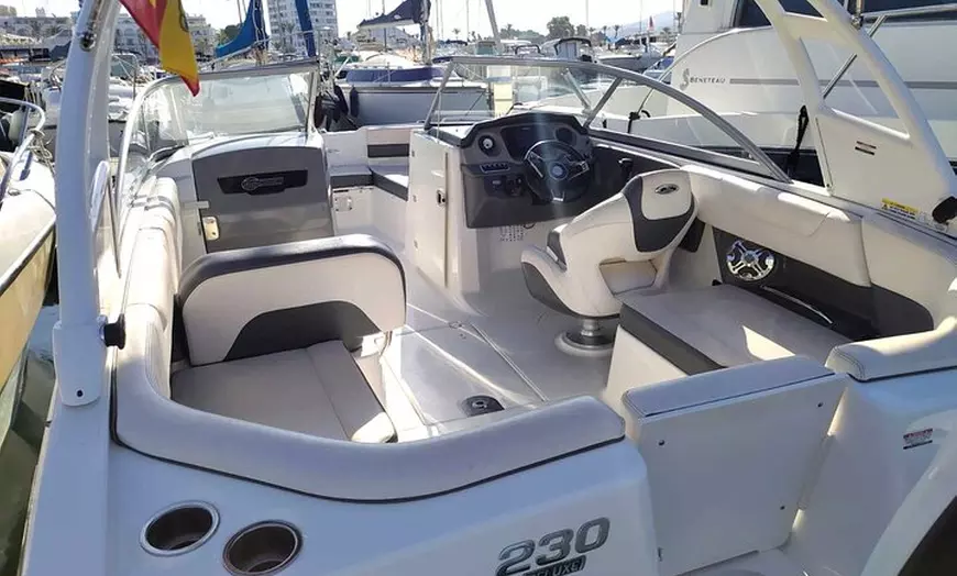 Image 8: Ibiza: Tour privado en barco con buceo y puesta de sol