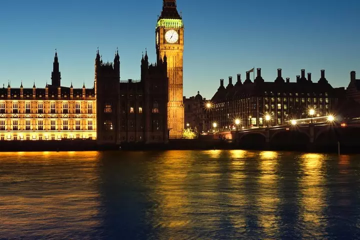 Tower of London with London Hop-On Hop-Off Tour and River Cruise