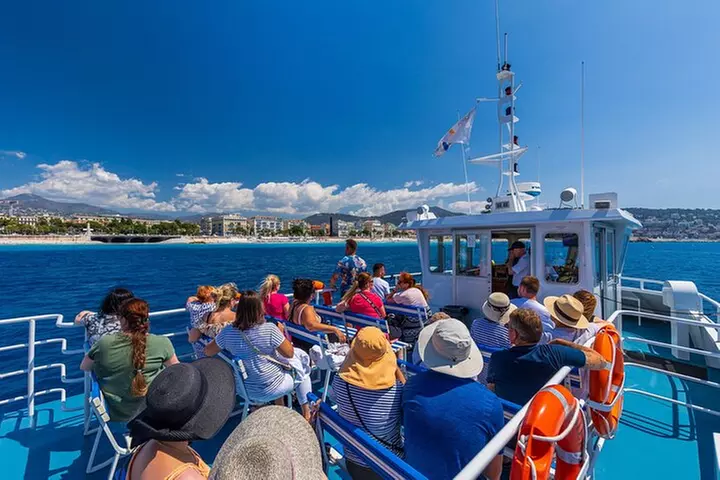 Croisière touristique sur la côte méditerranéenne au départ de Nice