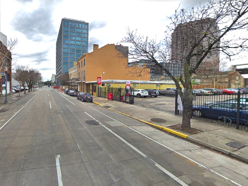 Parking at 923 Julia St. Lot - P912