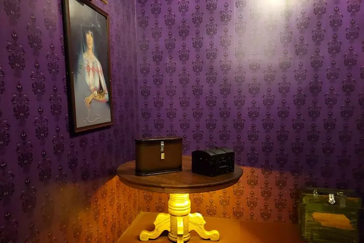 Vampire's Lair Escape Room Game for Private Group