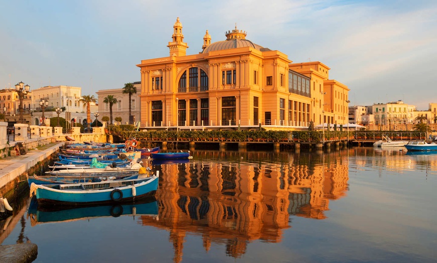 Image 9: ✈ LES POUILLES | Bari - Escapade en liberté dans les Pouilles 4*, 5...