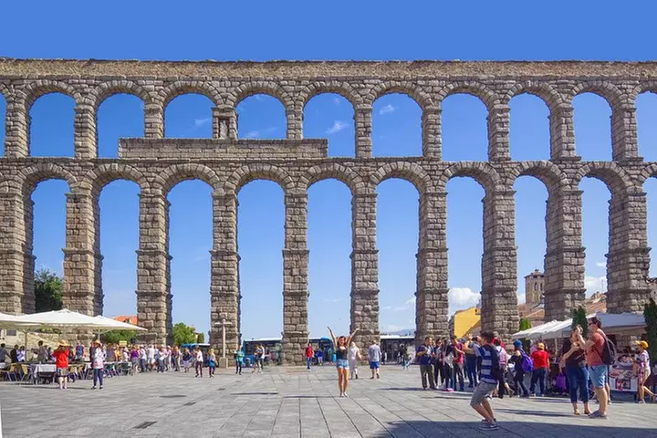 Visita guiada Segovia y Ávila y espectáculo flamenco en Madrid