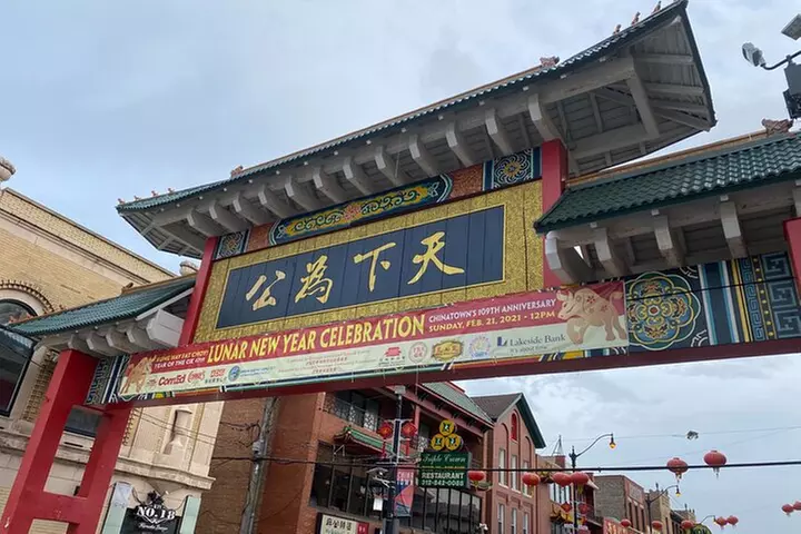 Small-Group Tour of Chicago Neighborhoods: North and South Side