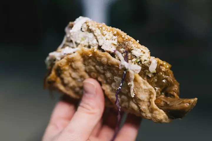 Foods of NY Tours Chelsea Market Food Tour & High Line Park