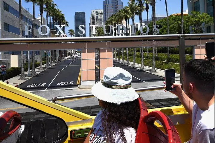 Celebrity Homes Tour & Hop-on Hop-off Bus Tour Package