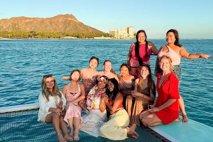 Private Catamaran Sunset Sail in Waikiki