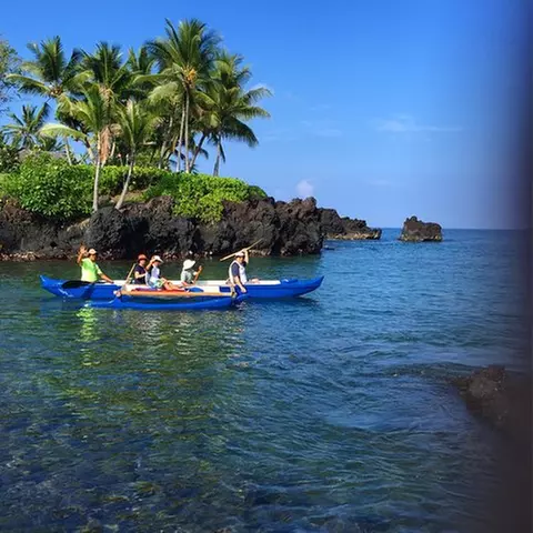 Guided Outrigger Canoe Tour in Kealakekua Bay