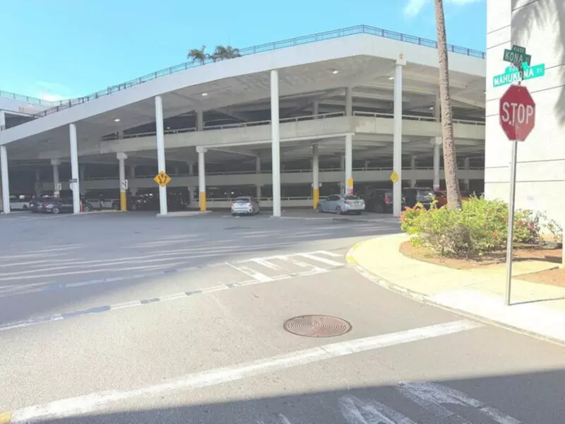 Parking at P1730 - Ala Moana Hotel - Street Spaces