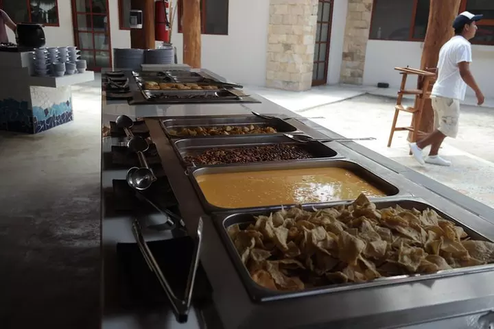 Top Sailing to Isla Mujeres with lunch and open bar from Cancun