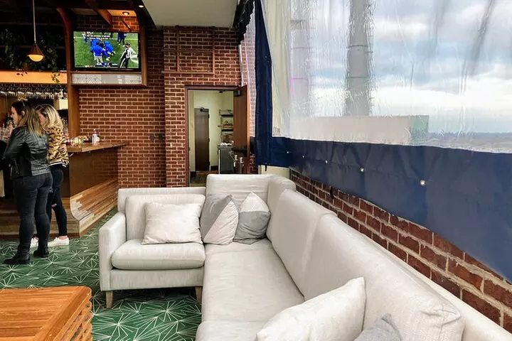 Savannah Bar Crawl by the Bridge