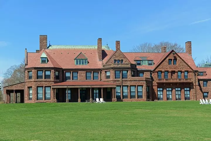 Scenic Newport, RI Self-Guided Driving Audio Tour