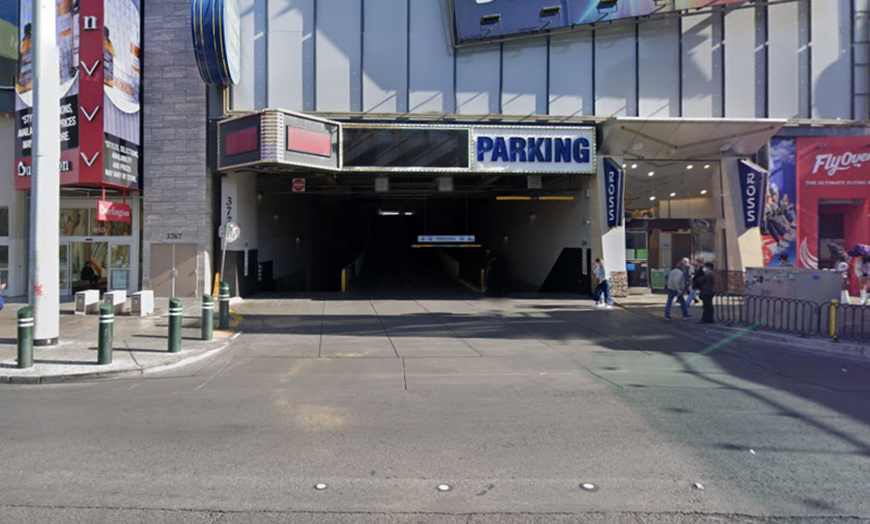 Image 3: Parking at Showcase Mall Garage