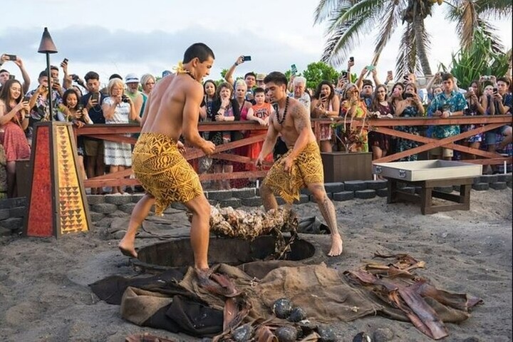 Oahu: Germaine's Luau