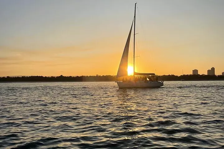 Gold Coast 2 hour Sunset Sailing Cruise with Drinks&Tasting Plate