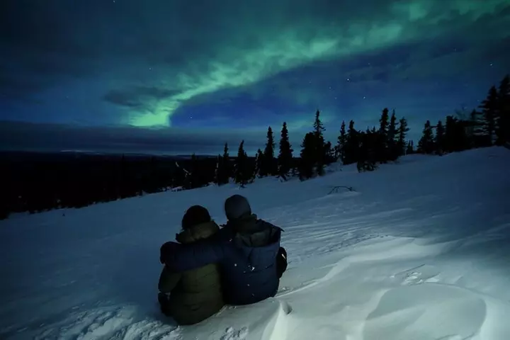 Best Northern Lights Aurora Adventure FREE Portraits & Hot Pizza