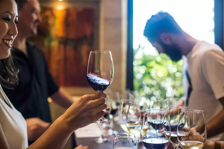 Scenic Hunter Valley Tour with Wine and Cheese Tastings