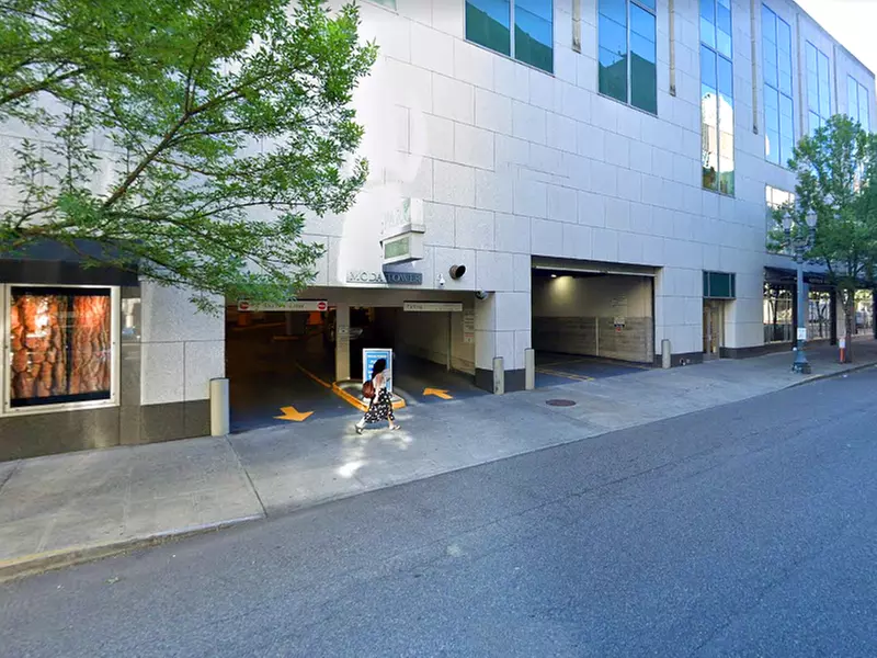 Parking at Moda Tower Garage