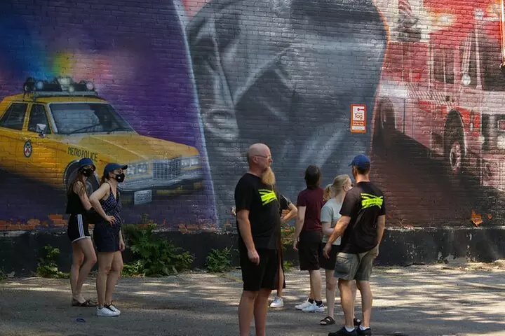 Private 2-Hour Walking Crime Tour in Toronto - Second Medium