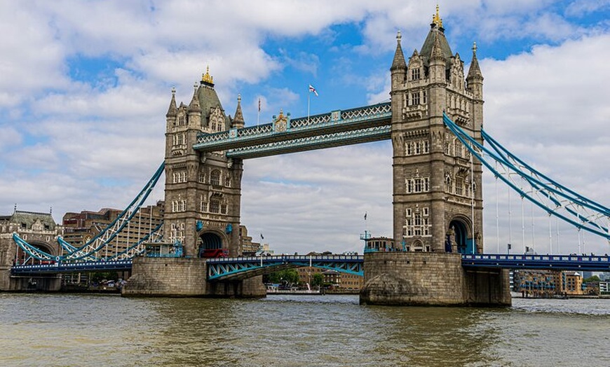 Image 3: Walking Tour in London with Tower Bridge and St Pauls Cathedral