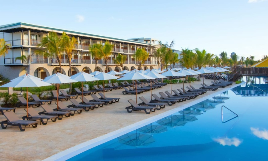 Image 2: ✈ DOMINICAN REPUBLIC | Punta Cana - Ocean El Faro Resort 5* - Premium