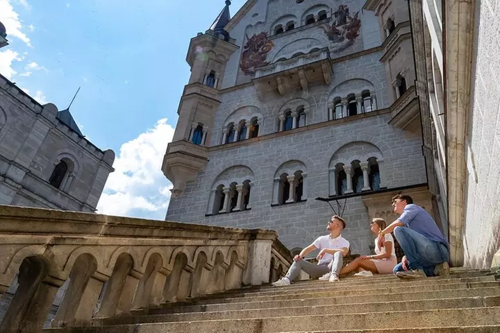 Tagesausflug von München nach Neuschwanstein und zum Schloss Linderhof