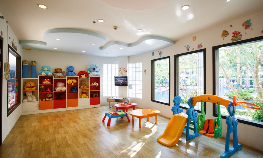 Image 13: ✈ THAÏLANDE DU SUD | Phuket - Deevana Plaza Phuket 4* - Piscine ext...