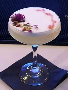 5% Cash Back at Aura Bar & Kitchen