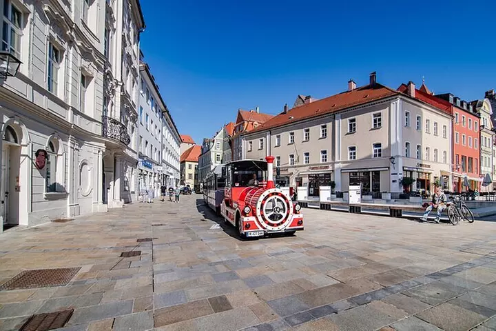 Stadtrundfahrt durch Regensburg mit der Bimmelbahn - Second Medium