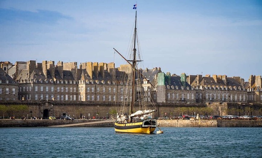 Image 8: Bonjour Saint-Malo : Promenade privée de 2 heures en ville avec gui...