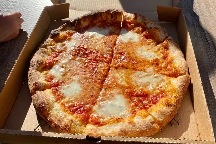 Downtown Chicago Walking Pizza Tour