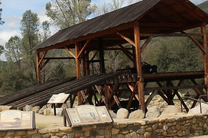 A Highway 49 Drive: A Self-Guided Audio Tour from Auburn to Placerv...