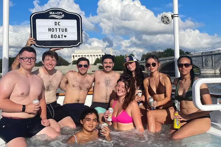 Luxury Private Hot Tub Boat of DC Potomac Monuments Tub up to 20