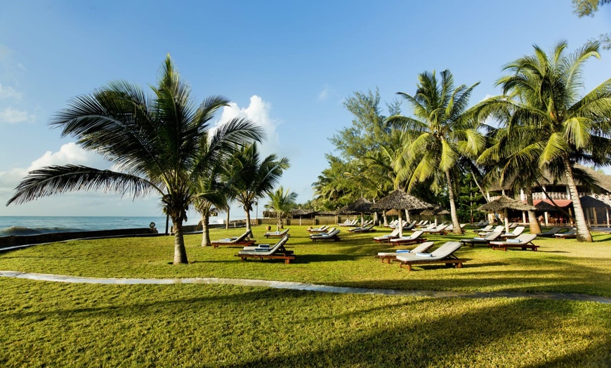 Image 5: ✈ KENYA | Diani Beach - Neptune Palm Beach Boutique Resort & Spa - ...