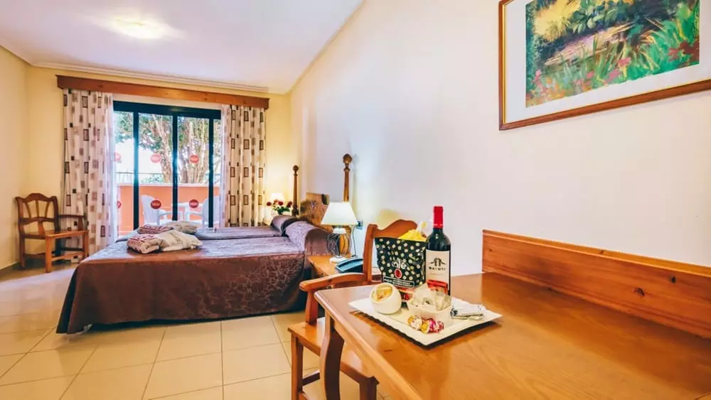 ✈ TENERIFE | San Miguel de Abona - Grand Muthu Golf Plaza Hotel & S...