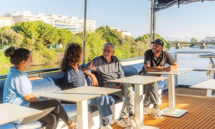 Image 11: Paseo en Yate con Menú Desgustación y Bebidas