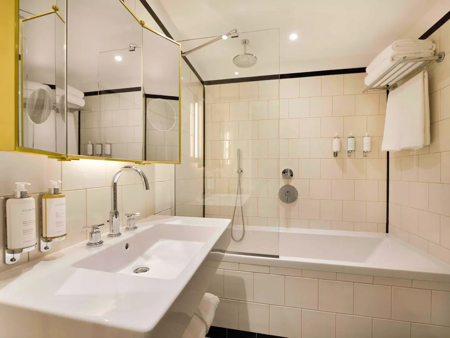 ✈ FRANCE | Paris - Hotel L'Echiquier Opera Paris - MGallery by Sofi...