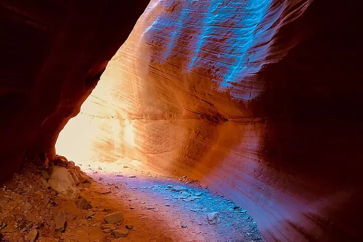Peekaboo Slot Canyon 4WD Tour